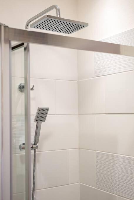 Le Cocoon - Appartement Dans Maison Du Xviieme Siecle Fougeres Exterior photo